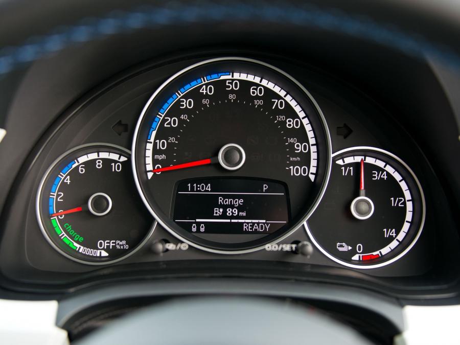  Volkswagen e-up! 2013 года  (UK) (фото 5 из 19)